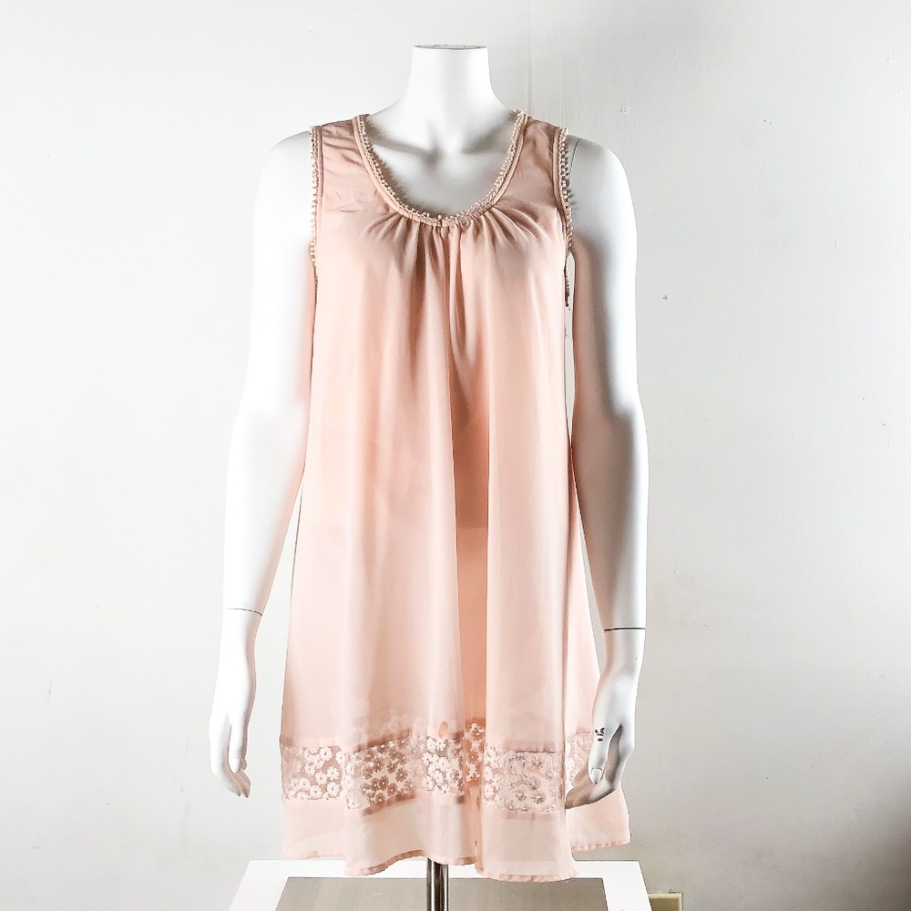 Women's Peach Laced Keyhole Dress in size Medium